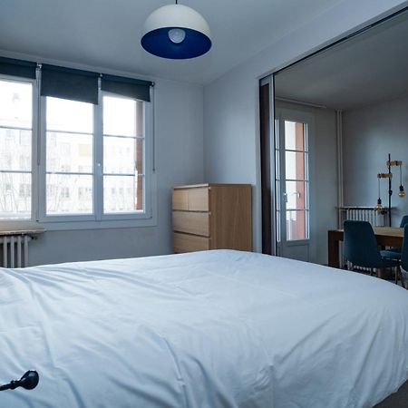 Apartament Joli T2 Proche Du Metro Avec Vue Tour Eiffel Issy-les-Moulineaux Zewnętrze zdjęcie